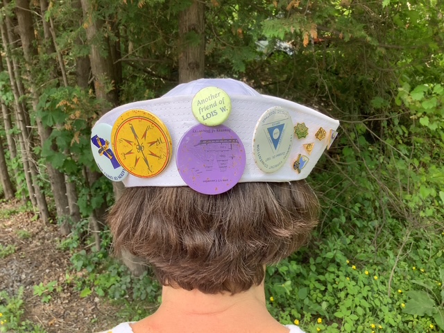hat with buttons